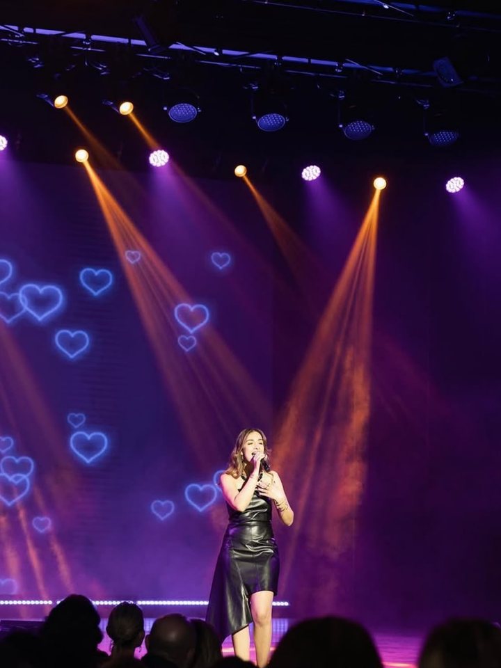 Mayssa Murr performing, photo 5