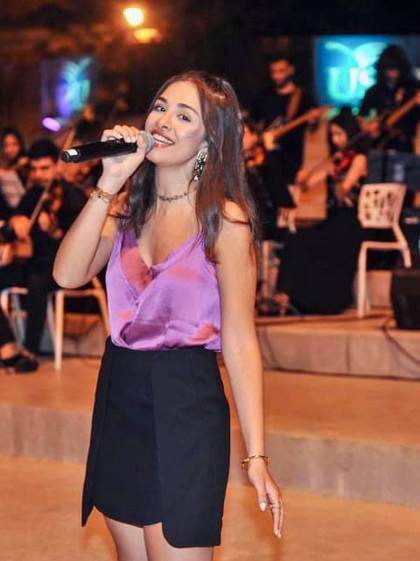 Mayssa Murr performing, photo 6